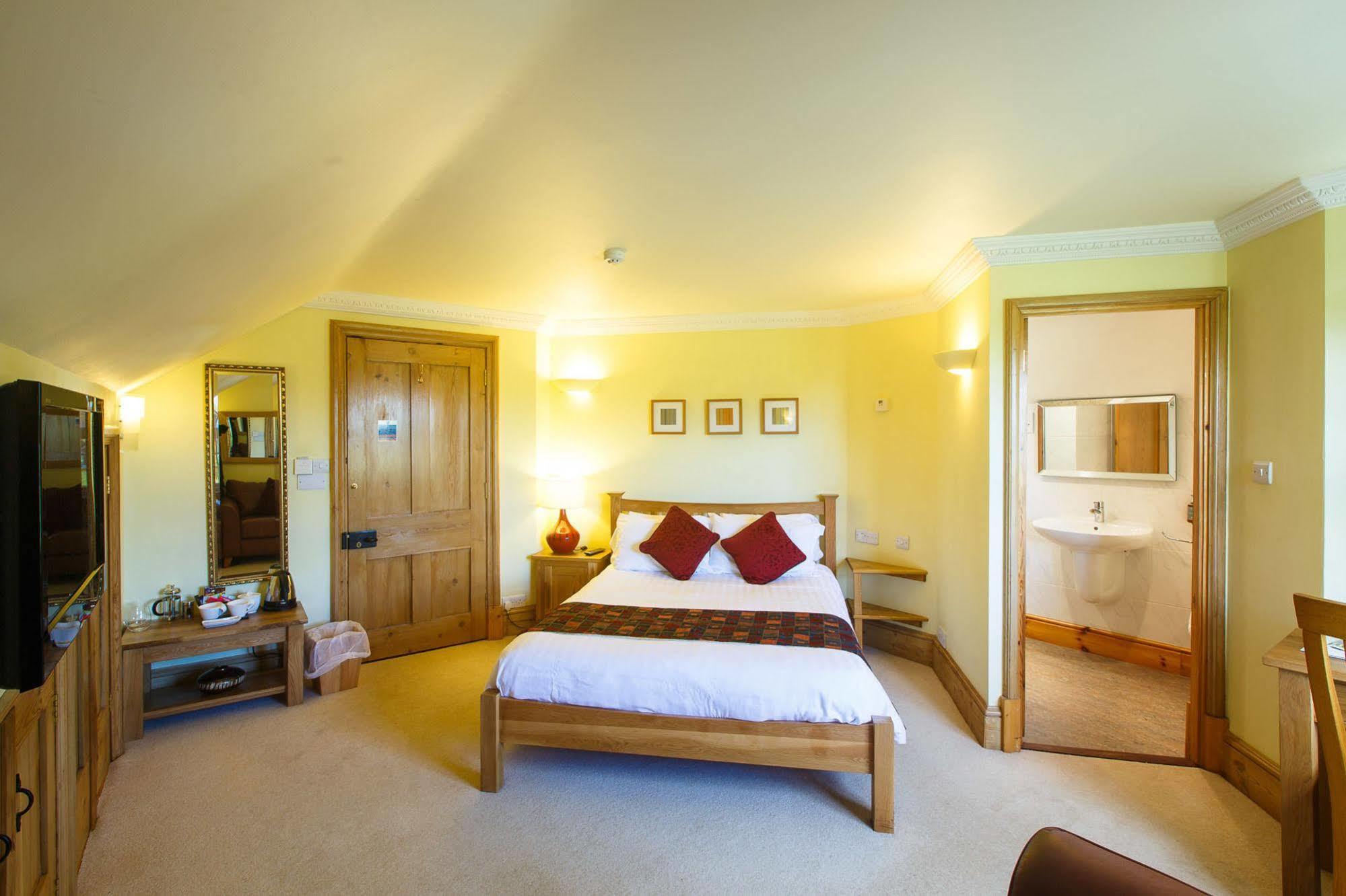 The Mooring Post Bed & Breakfast Gloucester Exterior photo