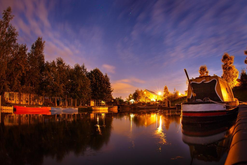 The Mooring Post Bed & Breakfast Gloucester Exterior photo